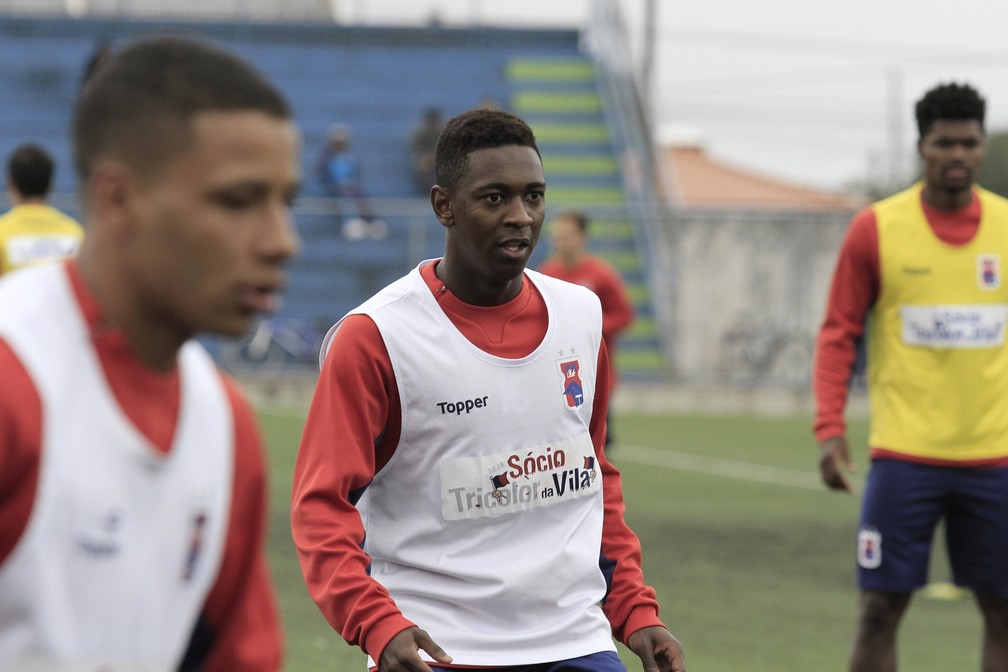 Red Bull Bragantino tenta fechar com ex-volante do Paraná, hoje na Bélgica
