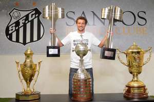 Santos homenageia técnico da Inter de Limeira nas redes sociais