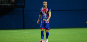 Time amazonense confirma permanência de zagueiro rodado no Sul para a Série D