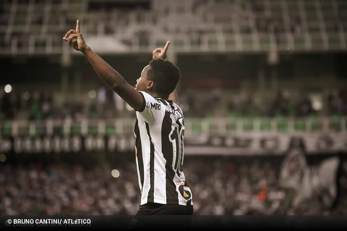 Homem forte do Atlético-MG admite chance de negociar meia polêmico