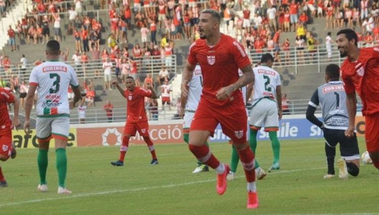 Edson Cariús quer fazer história em clube do Brasileirão: “Honrar essa camisa”