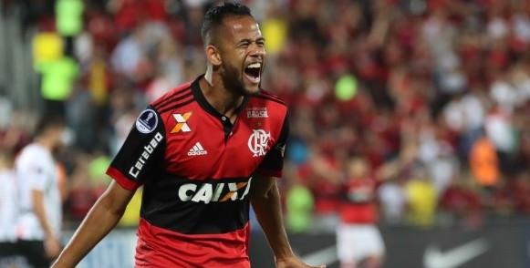 Athletico encaminha acordo com ‘Menino da Vila’ que passou por Atlético-MG e Flamengo