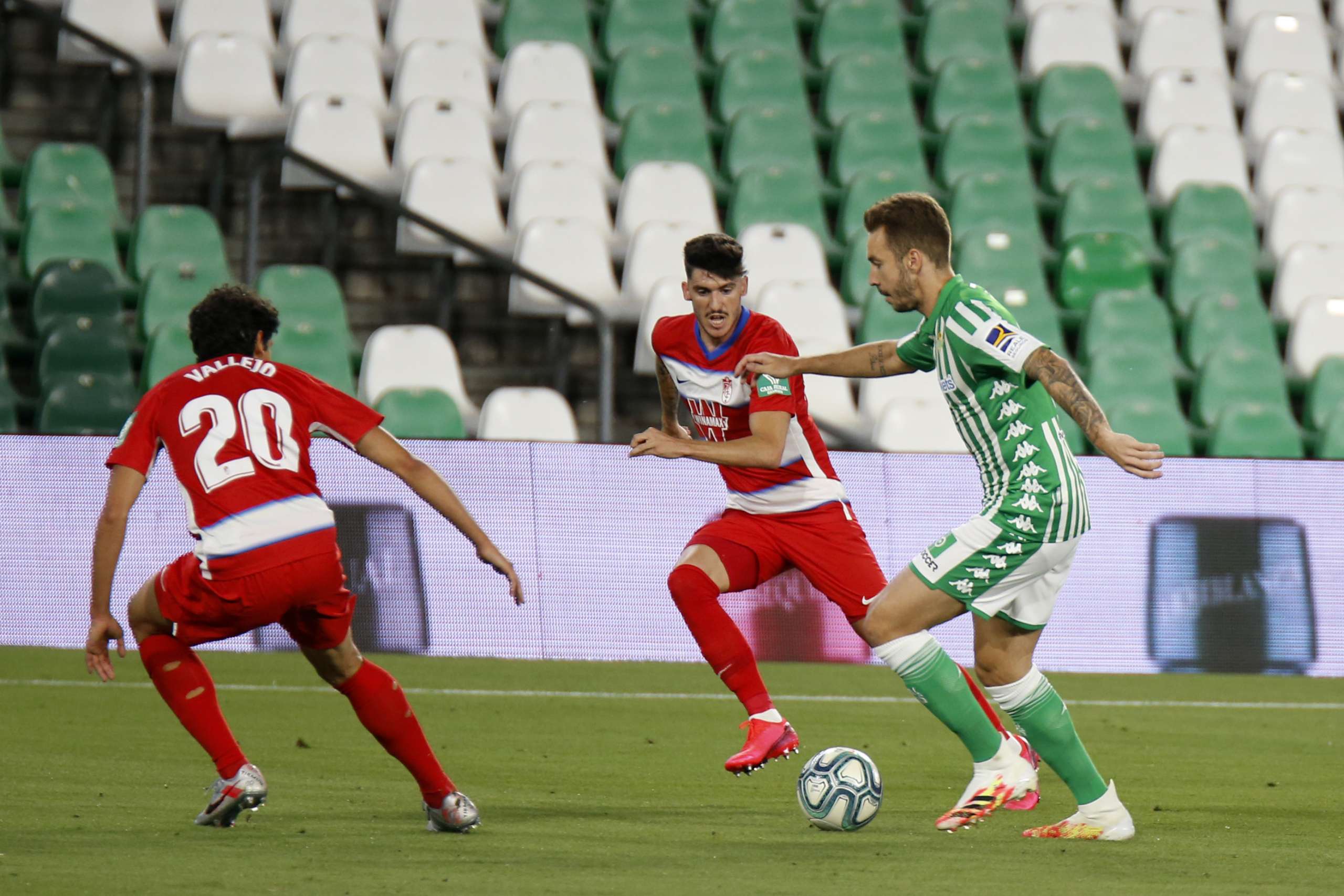 ESPANHOL: Betis empata com Granada com três gols nos seis minutos finais