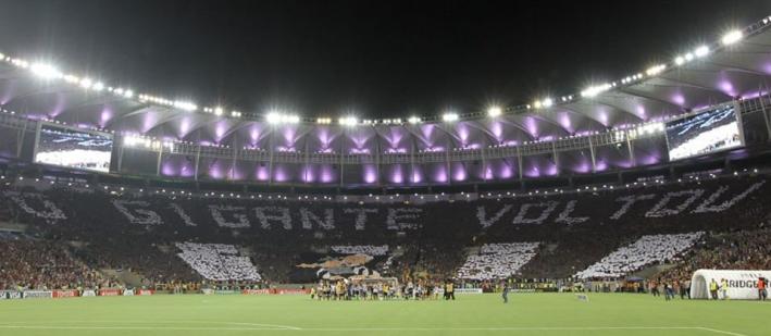 Dupla do Botafogo fura quarentena para bater bola em pelada com ‘parças’