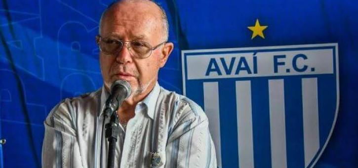 Presidente do Avaí cobra clube do Brasileirão pela venda de lateral