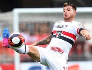 Prevendo possível saída de Fagner, ex-São Paulo é oferecido ao Corinthians