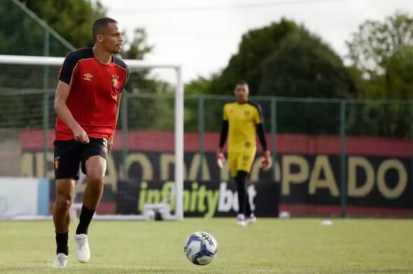 Diretoria do Sport prepara lista de dispensa com seis nomes