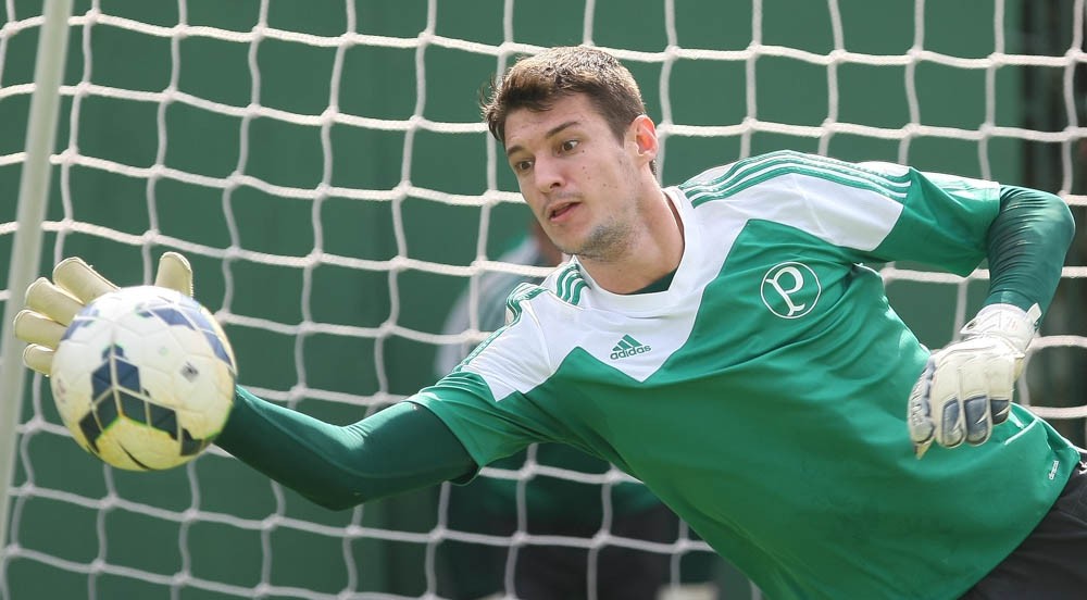 PORTUGUÊS: Ex-Palmeiras defende pênalti e lanterna segura empate contra líder Porto