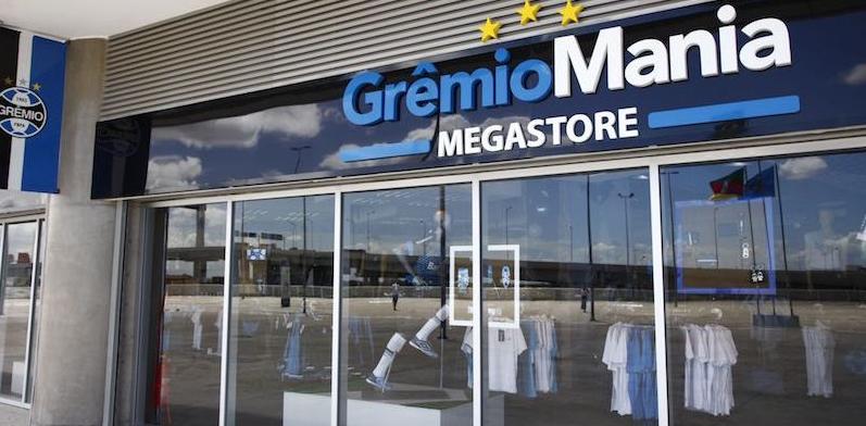 Por causa da Covid-19, clube do Brasileirão volta a fechar suas lojas físicas