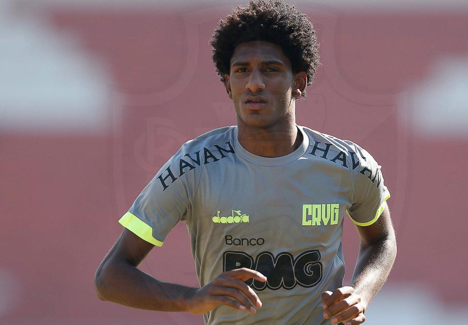 Com mudança na zaga, Ramon monta ‘espinha dorsal’ do Vasco com seis nomes