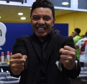 Técnico do River pede volta dos treinos: 