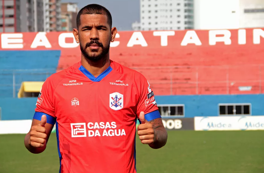 Time da elite catarinense anuncia atacante formado na Ponte Preta