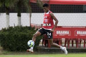 Athletico é condenado a pagar R$ 7 milhões ao Santos por zagueiro do Nice