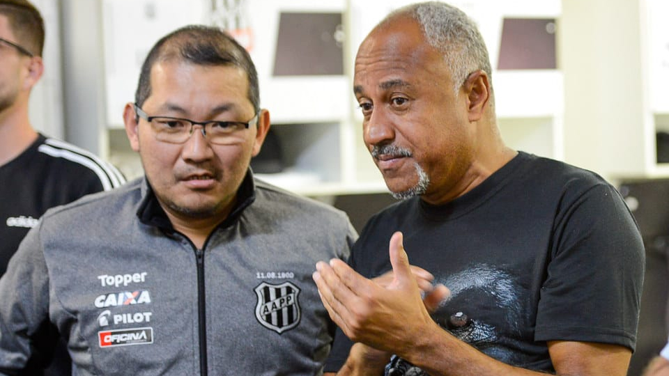 À espera de retorno aos treinos, Ponte Preta agenda teste nos profissionais