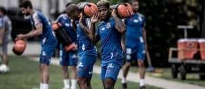 Elenco, comissão técnica e funcionários do Santos passam por testes nesta sexta