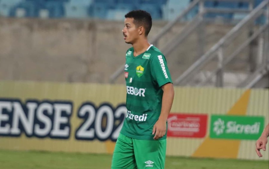 Com pouco espaço, time da Série B devolve jovem meia para o São Paulo