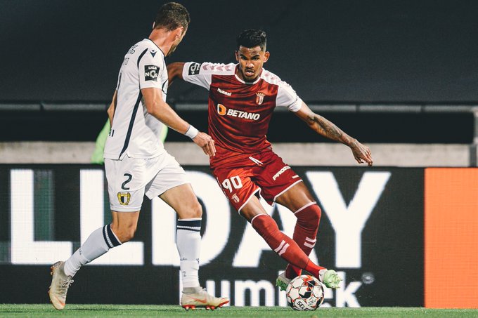 PORTUGUÊS: Famalicão e Braga empatam em luta por vaga na Liga Europa