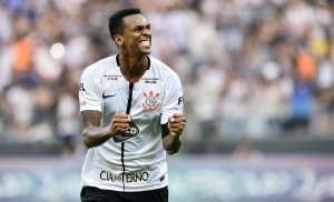 Mesmo com o futebol paralisado, clubes buscam se reforçar durante a pandemia