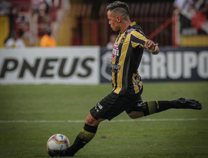 Carioca: Volta Redonda renova com ex-meia do Vasco até o fim de 2020