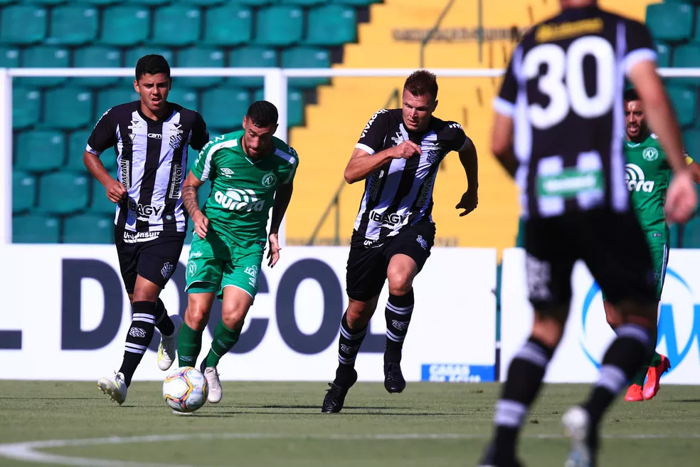Time da Série B renova com atacante até o final da temporada