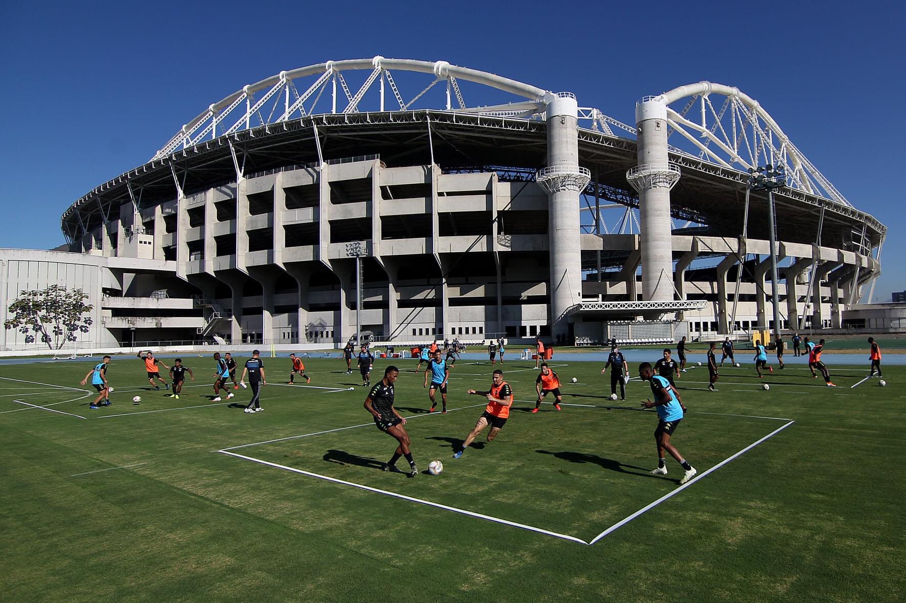 No dia da volta aos treinos, Botafogo confirma 5 casos de coronavírus no elenco
