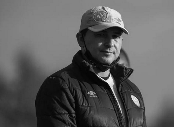 Luto! Após passar mal em jogo de futebol, massagista da Chapecoense morre aos 49 anos