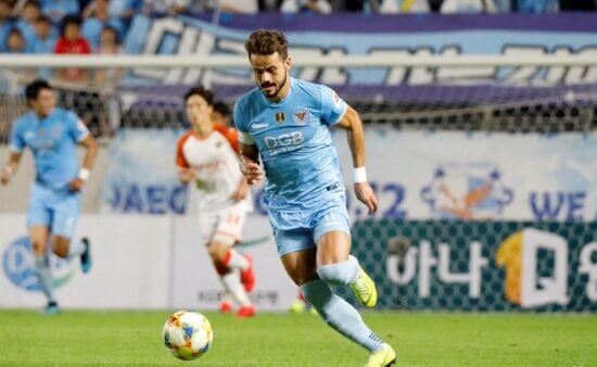 Ex-Ponte Preta e Atlético-MG marca dois gols na Coreia do Sul