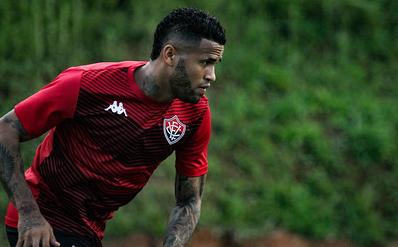 Revelado por clube da Série B, lateral não vê a hora de reestrear