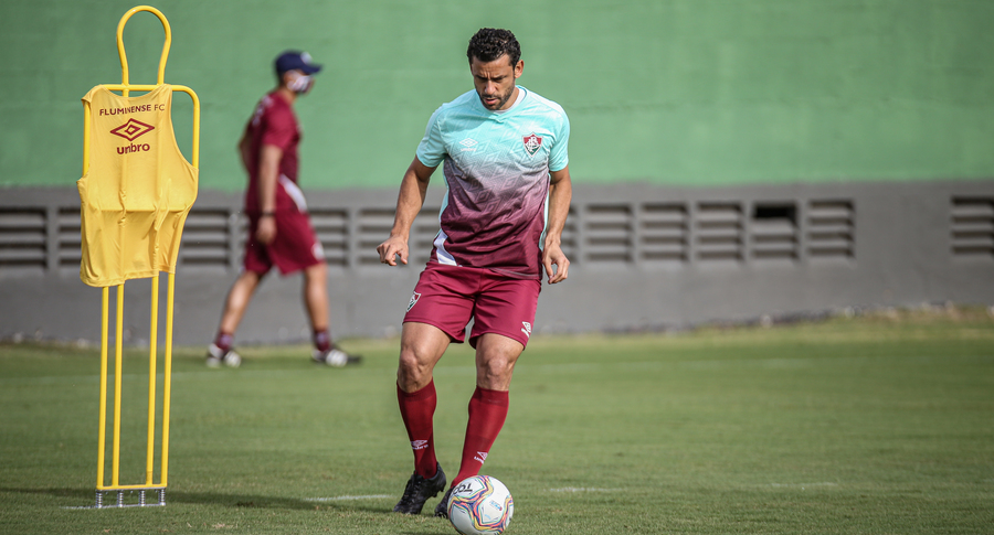 Jogador do Fluminense é diagnosticado com covid-19 em novo teste