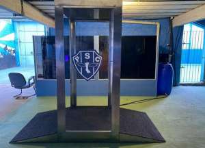 Contra Covid-19, clube da Série C instala cabine de higienização em seu estádio