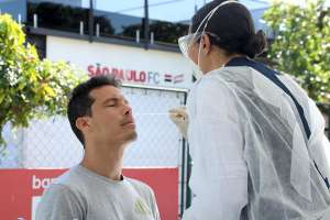 São Paulo confirma que um jogador e um funcionário foram contaminados com covid-19