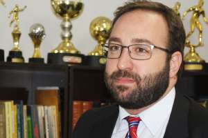 Clubes brasileiros podem perder jogador de graça por redução de salário