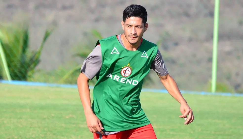 Time da Série C contrata atacante que já atuou em rival e renova com promessa da base