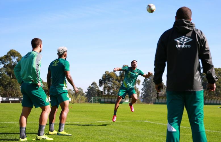 Ruschel vê momento delicado na Chape e prevê time competitivo na temporada