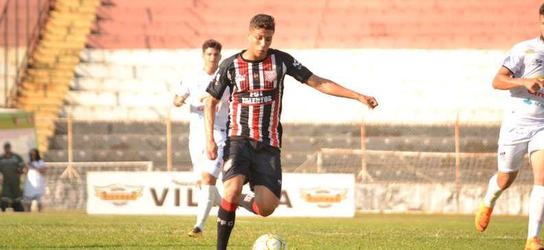 Clube da Série B se aproxima de acerto com meia que disputava o Paulista A2