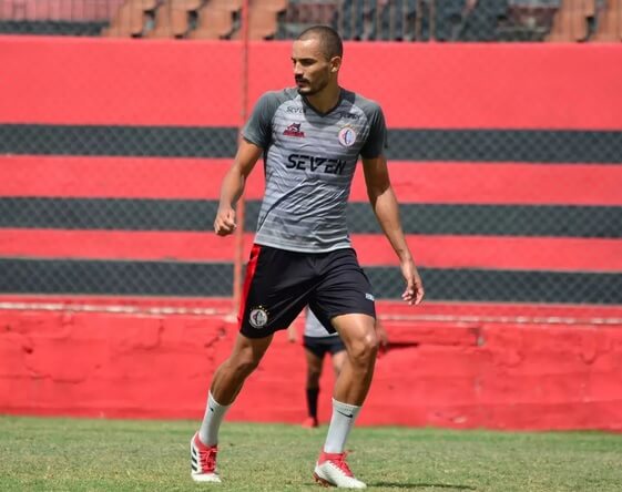 Cearense: Ferroviário se aproxima de acerto com zagueiro do Campinense