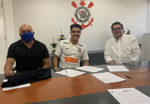 Time do Paulistão renova com jovem volante até o final de 2022