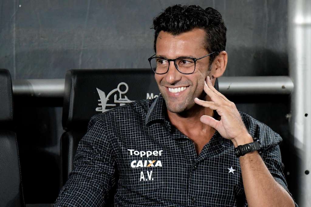 Alberto Valentim está sem clube desde que deixou o Botafogo