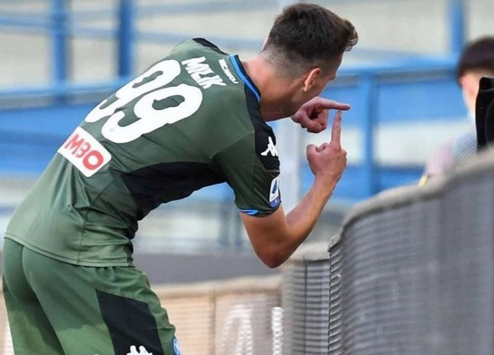 ITALIANO: Napoli vence e segue no G6, seguido pelo Parma, que goleou por 4 a 1