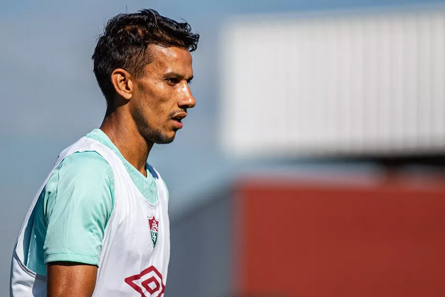 Fluminense libera e volante acerta retorno a clube da Série B