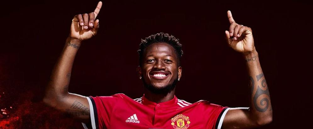 Brasileiro que ganha R$ 760 mil deve renovar e ter aumento no Manchester United