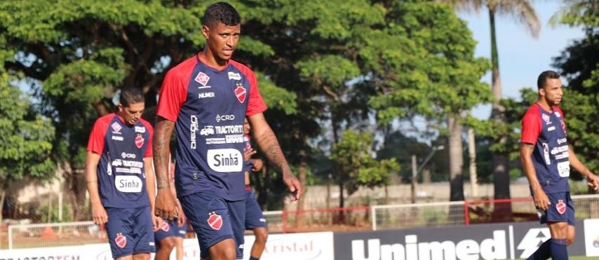 Sem espaço, volante ex-Itapirense deixa clube da Série C