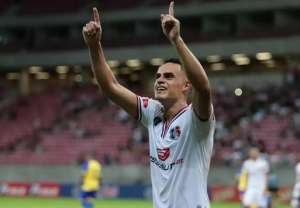 Santa Cruz renova contrato com ex-atacante de Ponte Preta e Botafogo