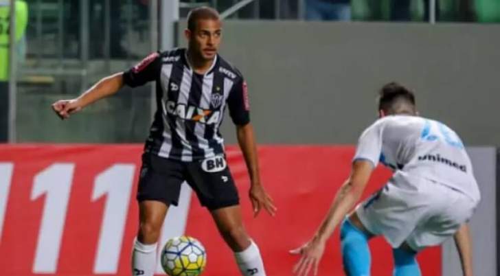 Atlético-MG rescinde com atacante que passou por Corinthians e Vasco