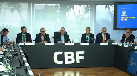 Séries A e B do Brasileiro devem iniciar em agosto e acabar apenas em 2021