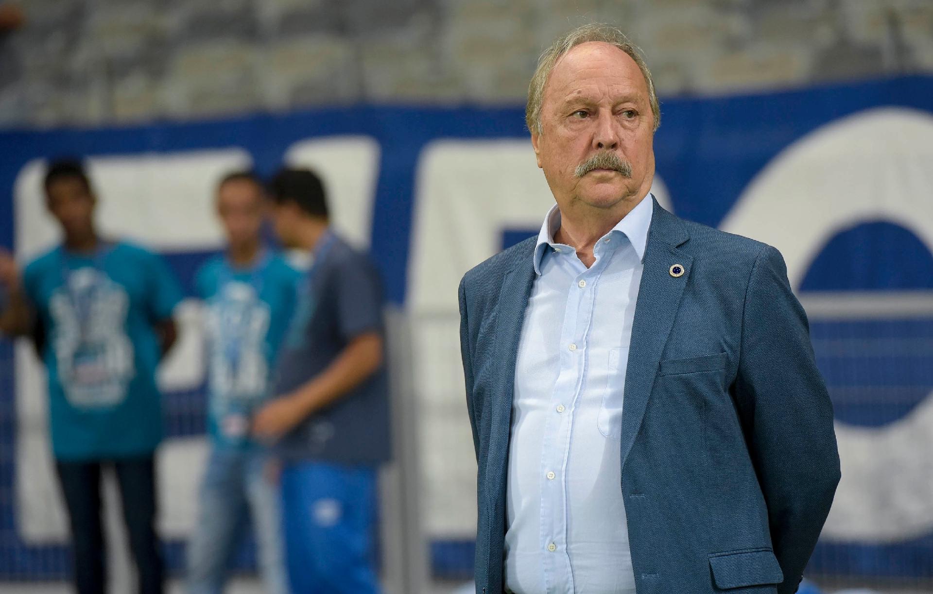 Cruzeiro processa ex-presidente Wagner Pires por gastos com cartão corporativo