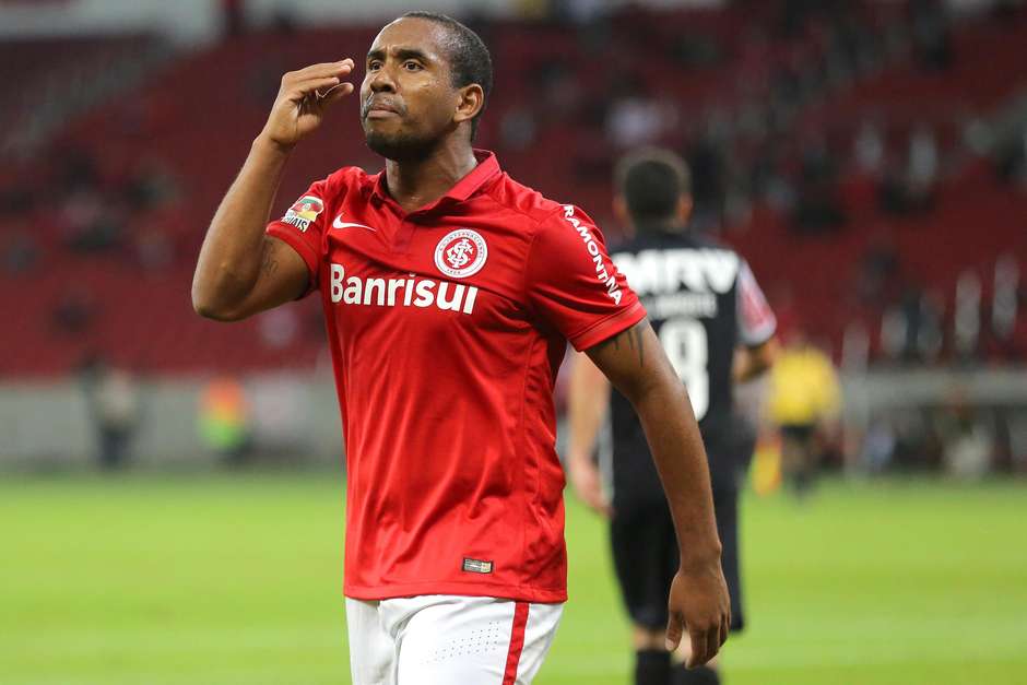 Ex-Inter e Grêmio é investigado em operação de lavagem de dinheiro