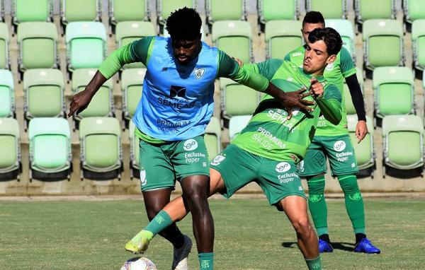 Elenco de clube da Série B abre mão de direitos de imagem referentes a dois meses