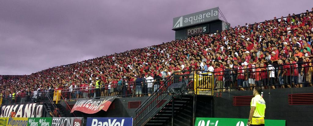 Clube da Série B terá totens com o rosto de torcedores na volta do futebol