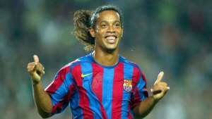 Ronaldinho Gaúcho pode voltar atrás da aposentadoria e fechar com clube argentino